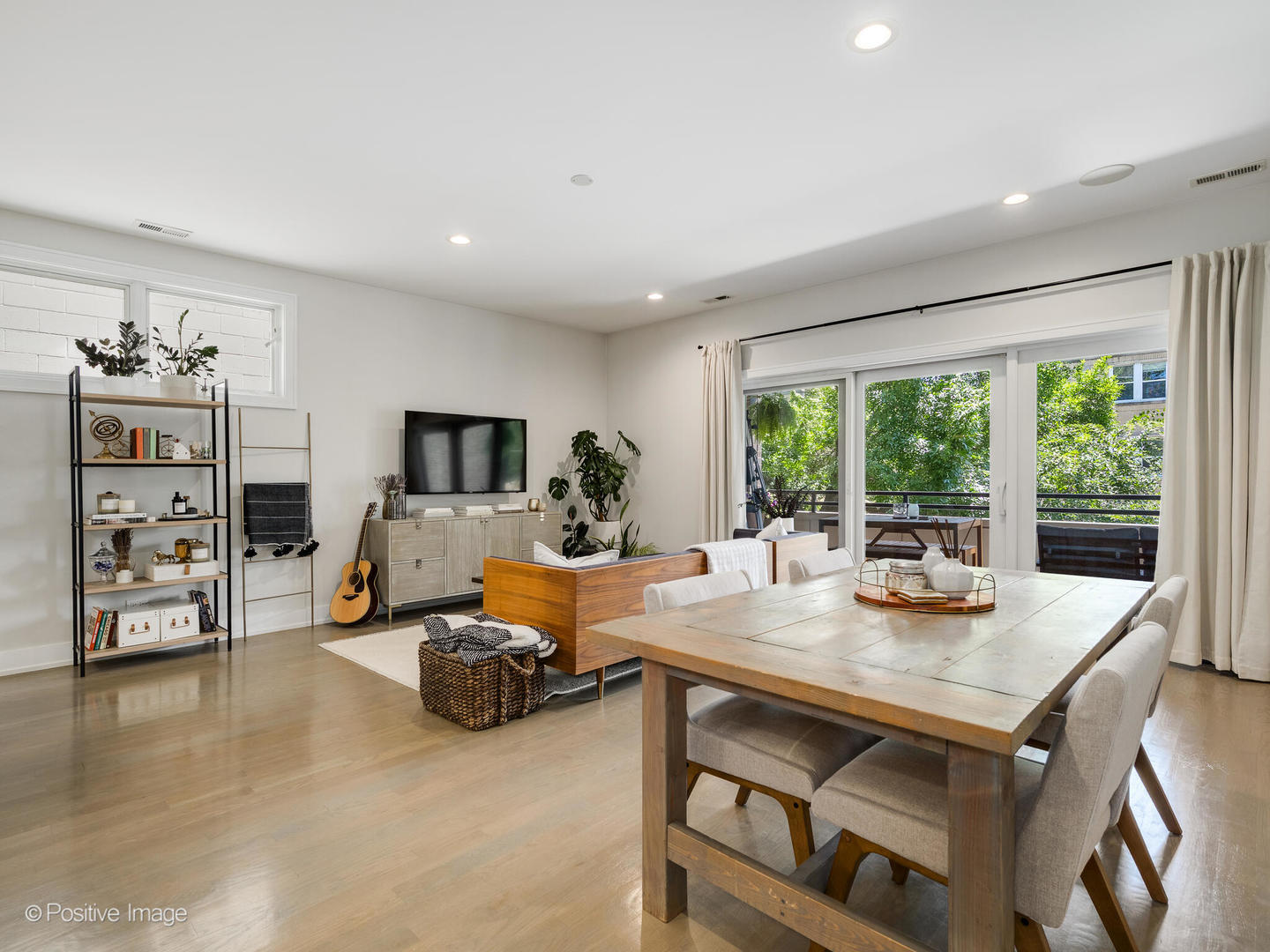 2916 West Shakespeare Avenue, Unit 2 Chicago, IL 60647 - Photo 4 of 21