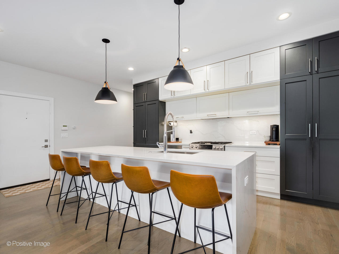 2916 West Shakespeare Avenue, Unit 2 Chicago, IL 60647 - Photo 7 of 21