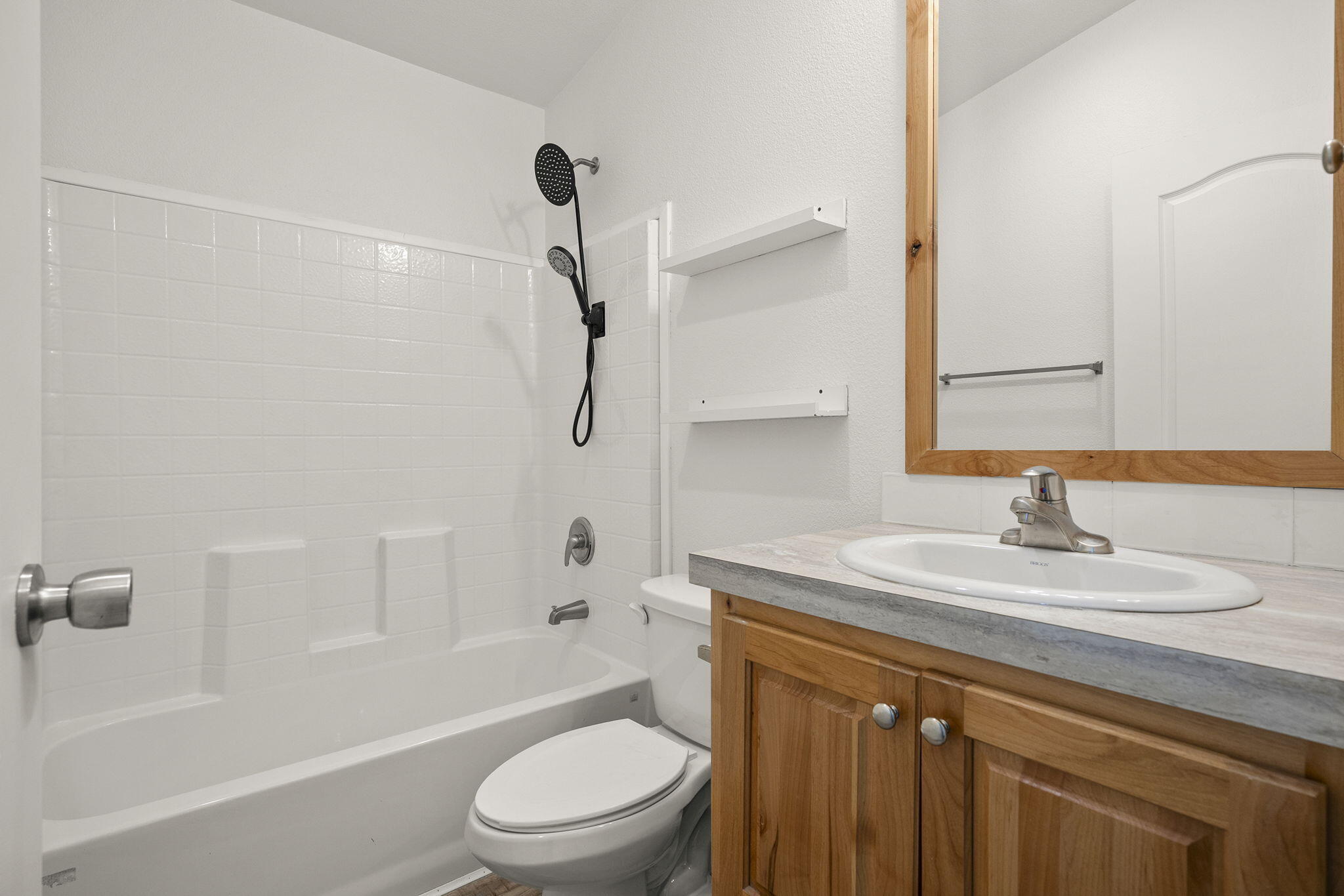 60901 Brosterhous Road, Unit 741 Bend, OR 97702 - Photo 16 of 34 Hall Bath