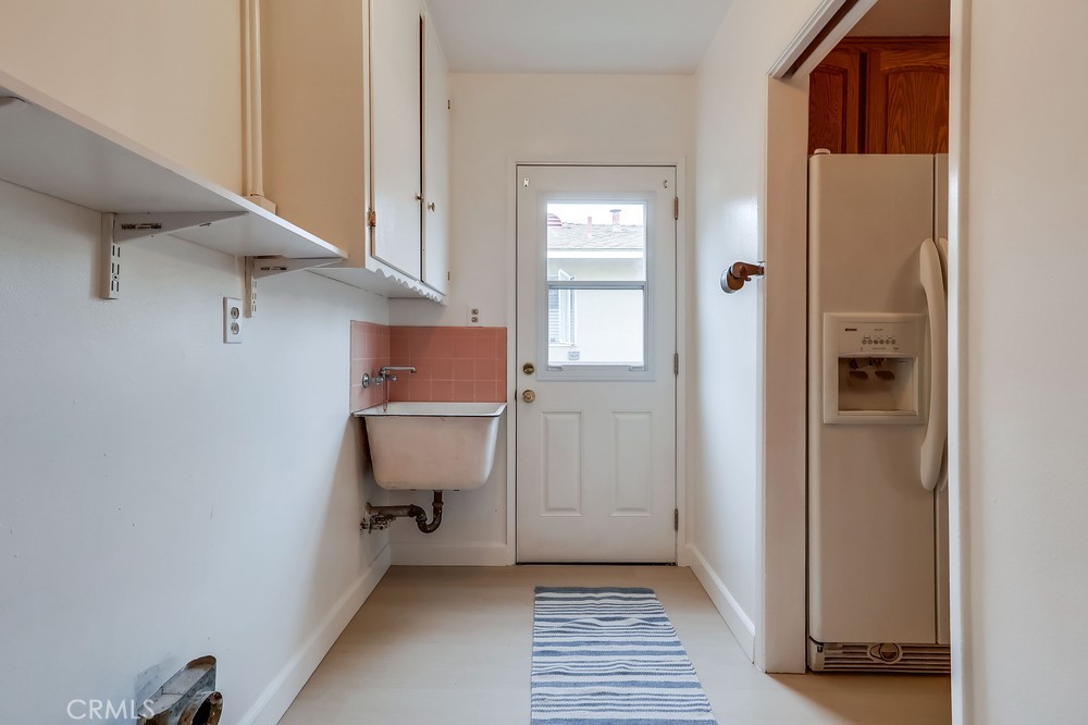 11639 Harvard Drive Norwalk, CA 90650 - Photo 15 of 33 a view of a hallway with a room