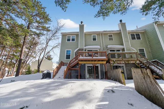 $299,900 | 412 Antler Court, Milton, NY 12020