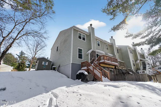 $299,900 | 412 Antler Court, Milton, NY 12020