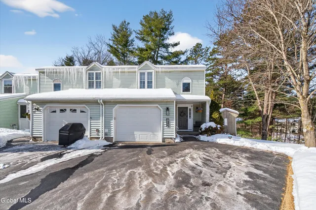 $299,900 | 412 Antler Court, Milton, NY 12020