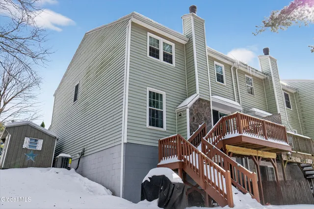 $299,900 | 412 Antler Court, Milton, NY 12020