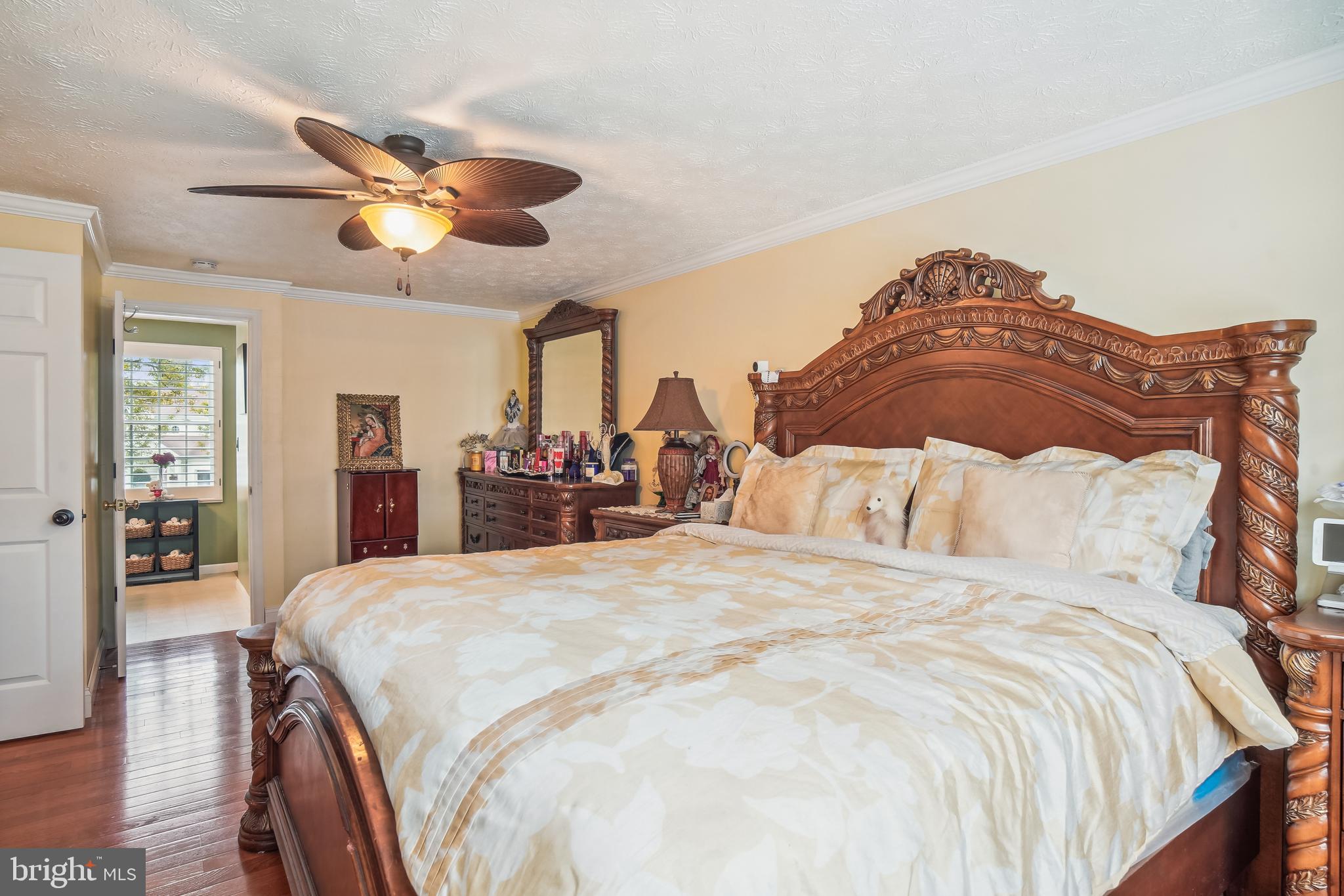10736 Wayfarer Road Germantown, MD 20876 - Photo 19 of 40 Upper level master suite
