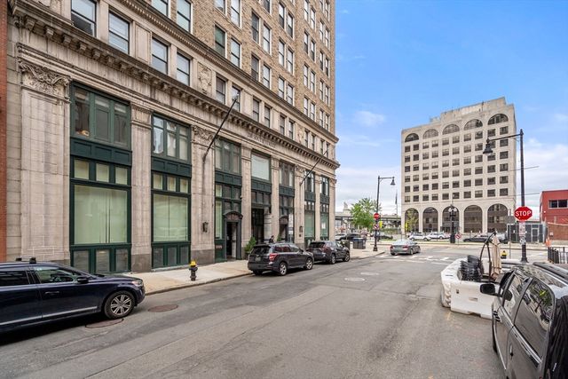 $1,140,000 | 210 South Street, Unit PH112, Boston, MA 02111