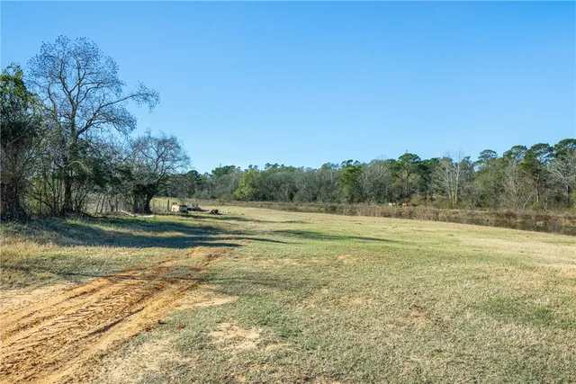 a view of an outdoor space and a yard