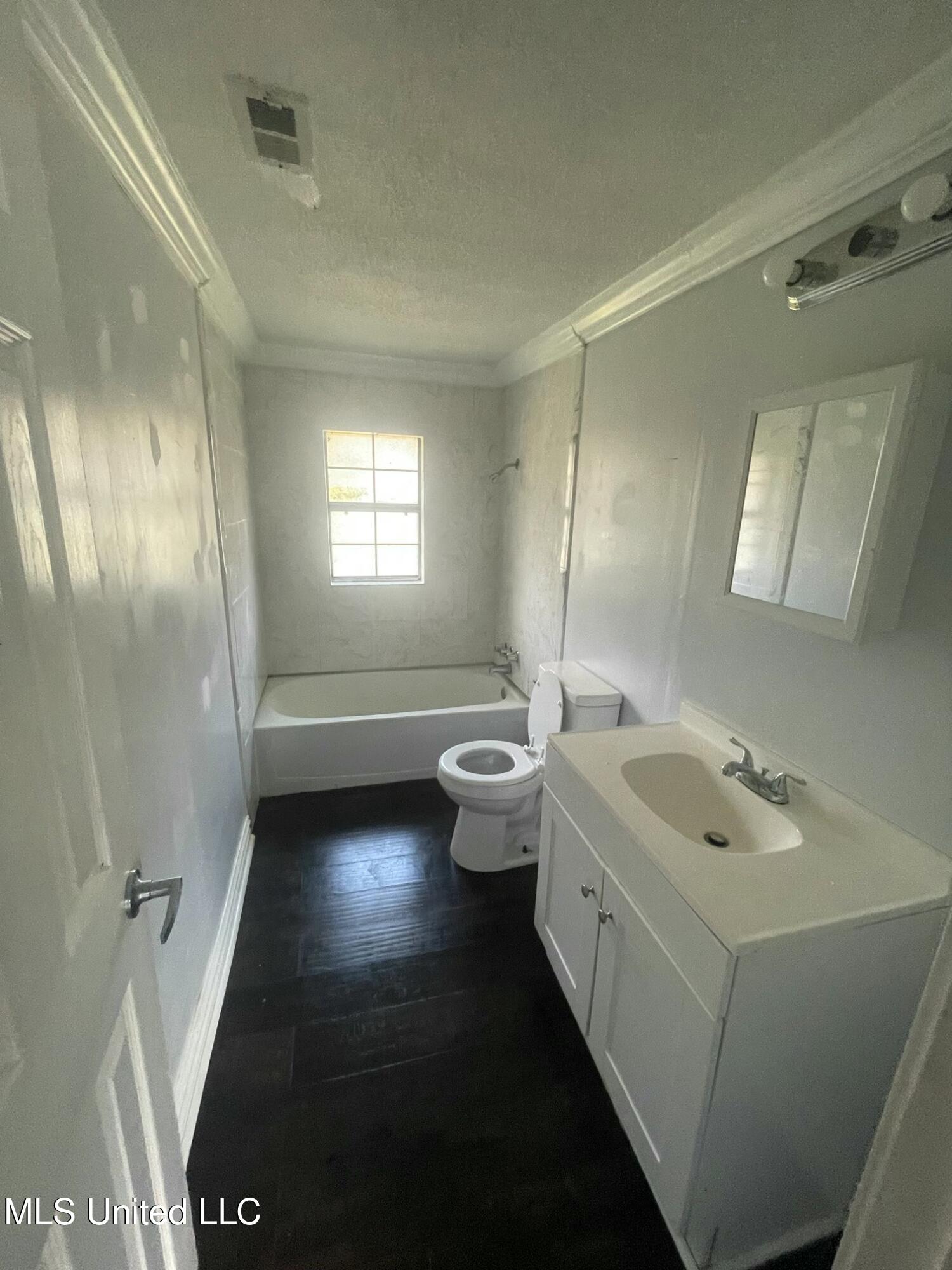 4831 Community Avenue Moss Point, MS 39563 - Photo 8 of 8 Bathroom 2