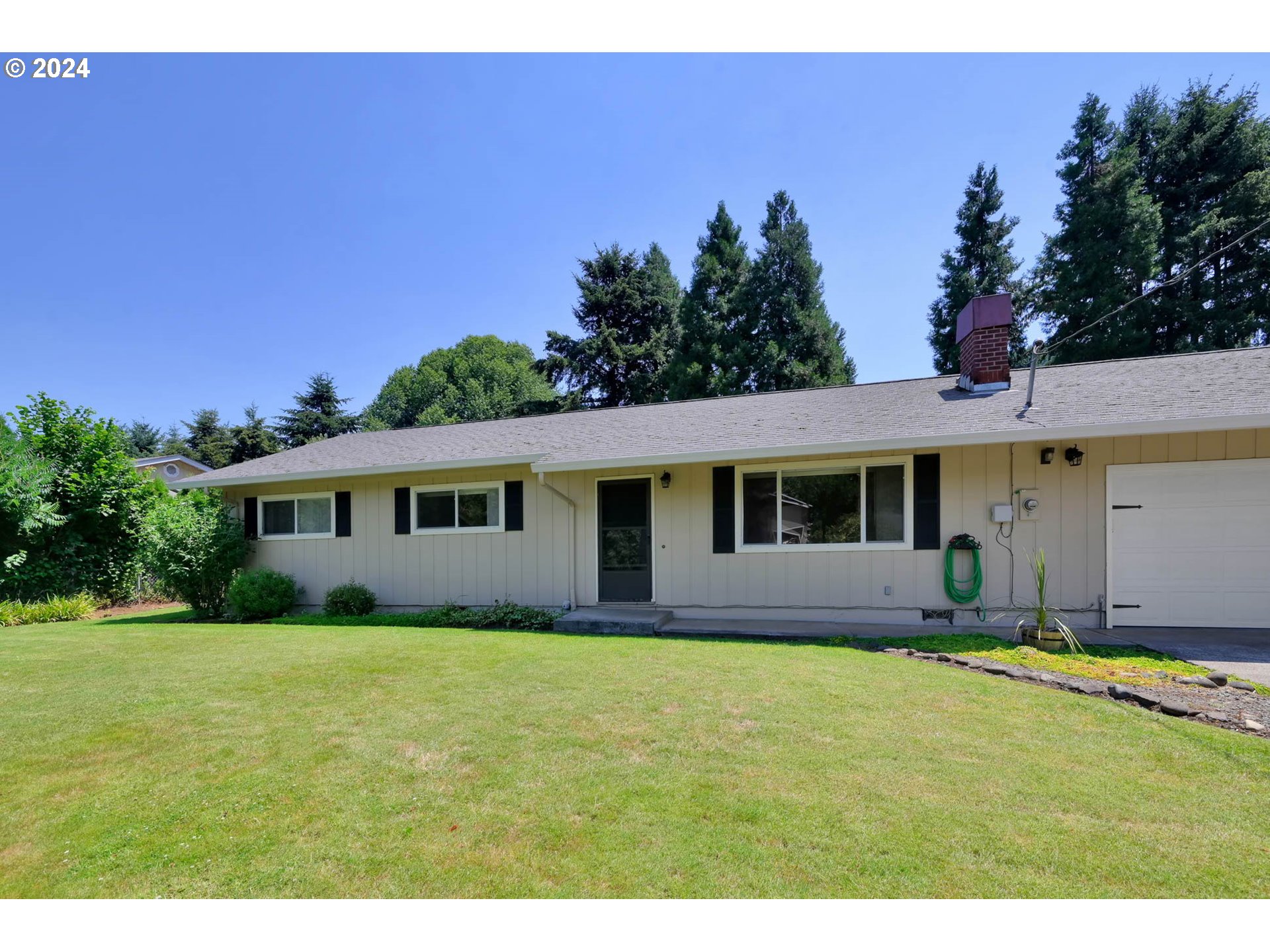 41704 Madrone Street Springfield, OR 97478 - Photo 3 of 48 Gallery Image 3