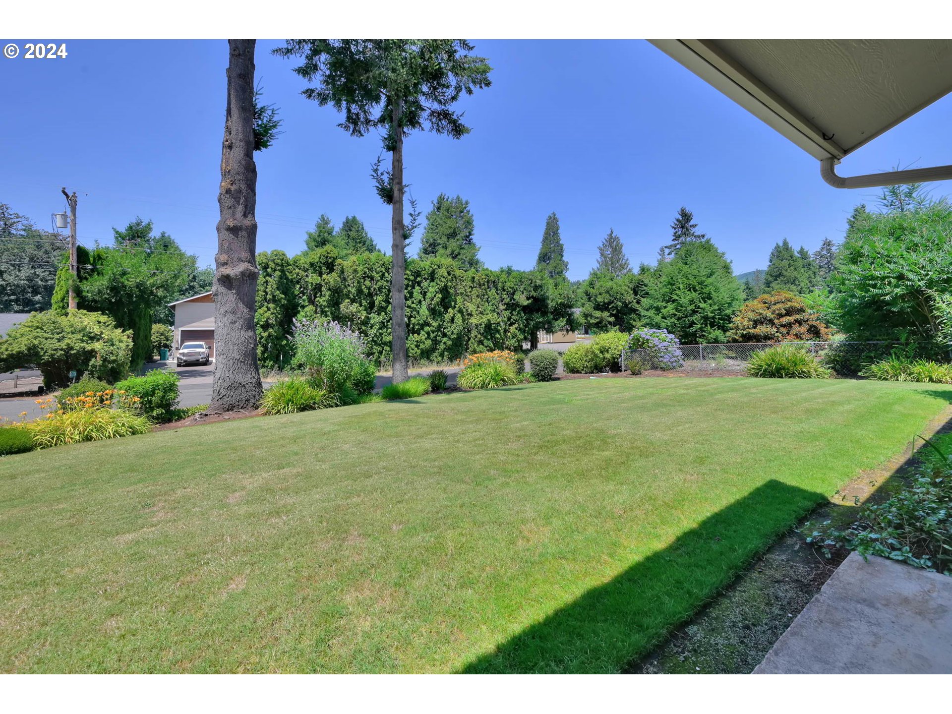 41704 Madrone Street Springfield, OR 97478 - Photo 4 of 48 Gallery Image 4