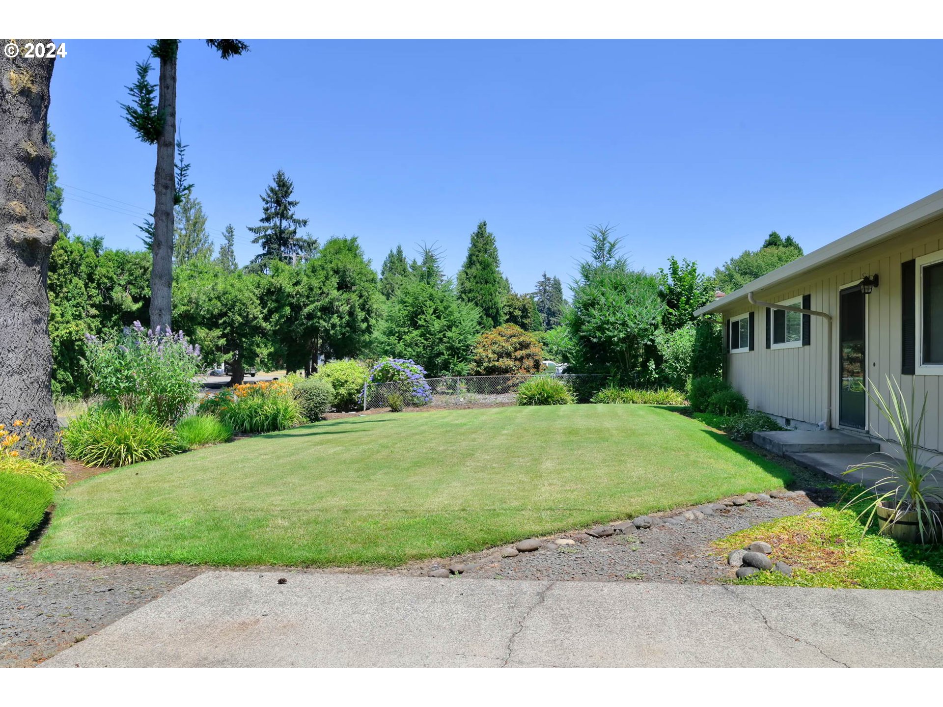 41704 Madrone Street Springfield, OR 97478 - Photo 5 of 48 Gallery Image 5