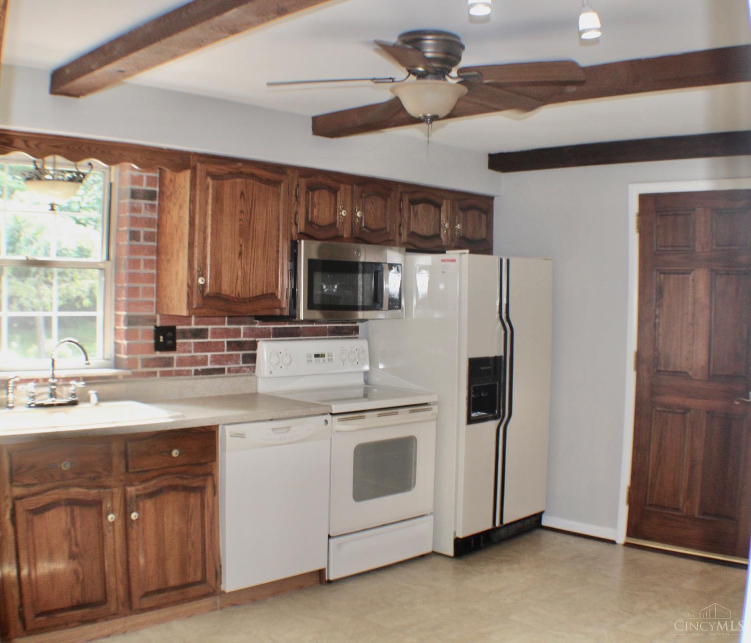 4656 Aston Road Cincinnati, OH 45244 - Photo 4 of 19