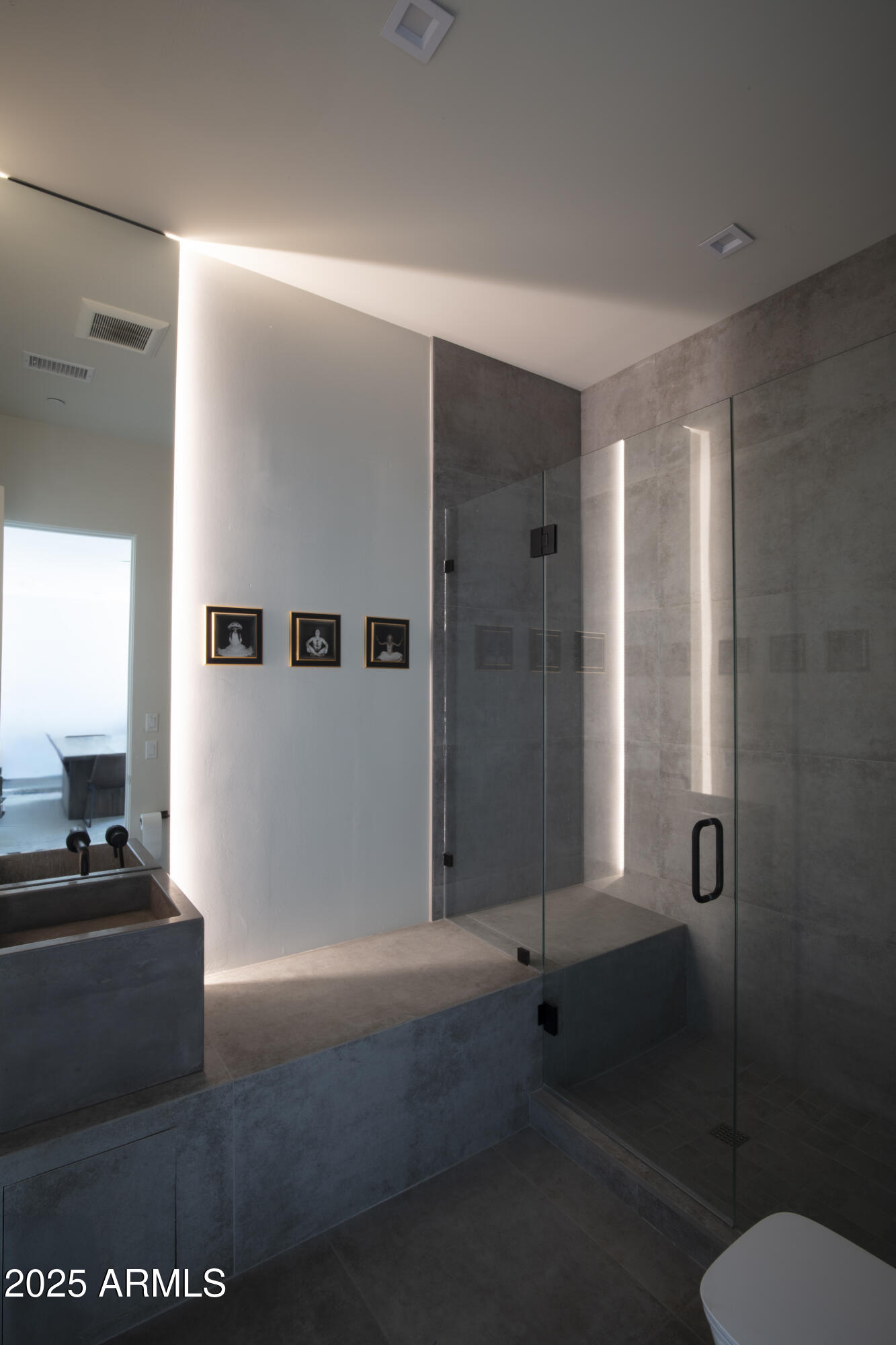 10310 North 37th Street Phoenix, AZ 85028 - Photo 39 of 51 a bathroom with a bathtub and a shower