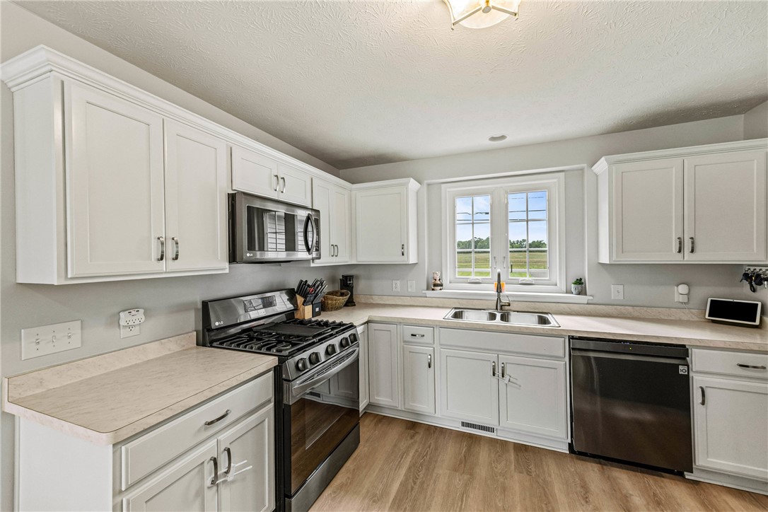 512 Hamlin Parma Townline Road Parma, NY 14468 - Photo 14 of 39