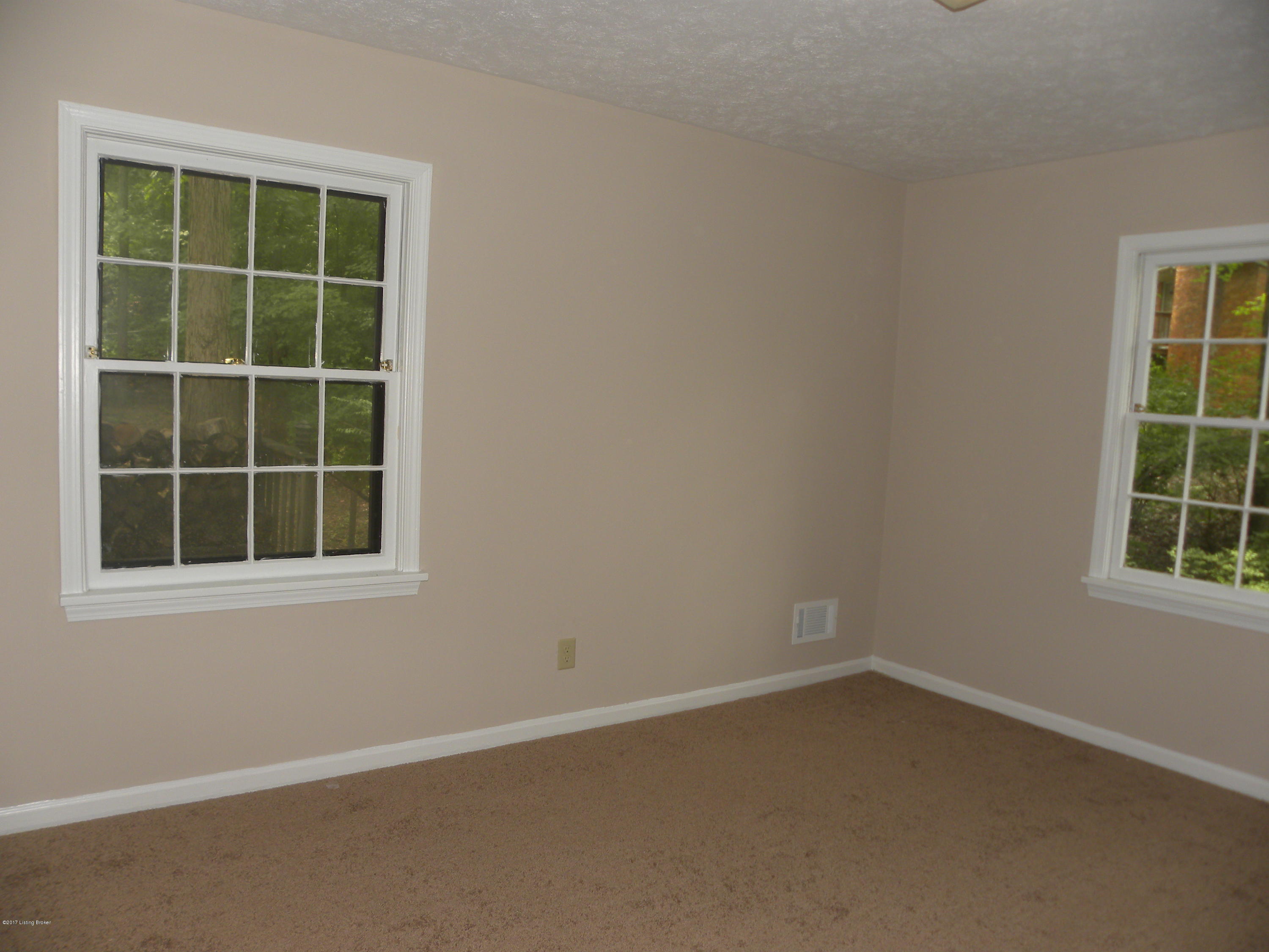 7414 Manslick Road Louisville, KY 40214 - Photo 30 of 46 DSCN3778