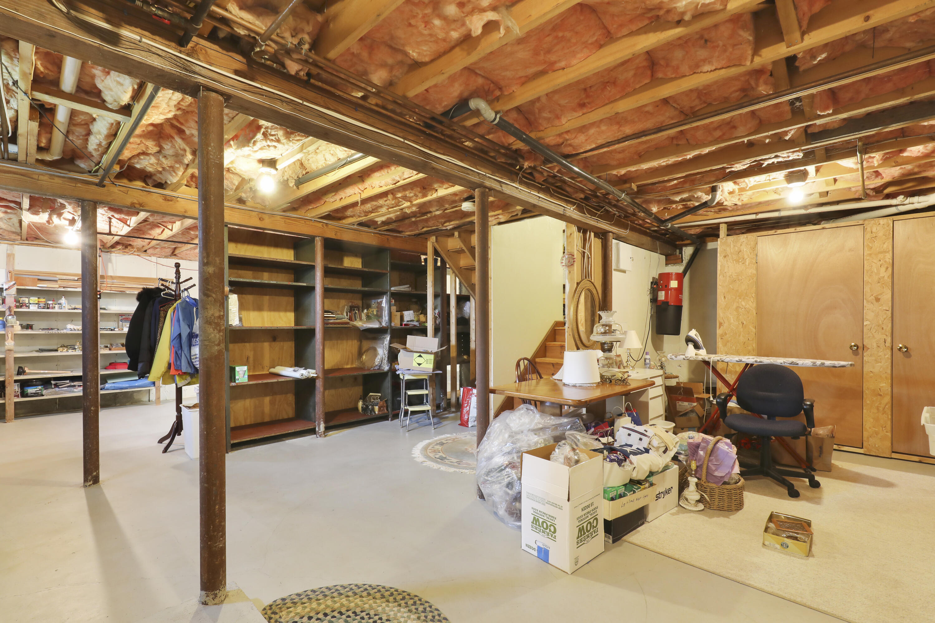 36 Town Neck Road Sandwich, MA 02563 - Photo 51 of 67 a living room with furniture and mountain view