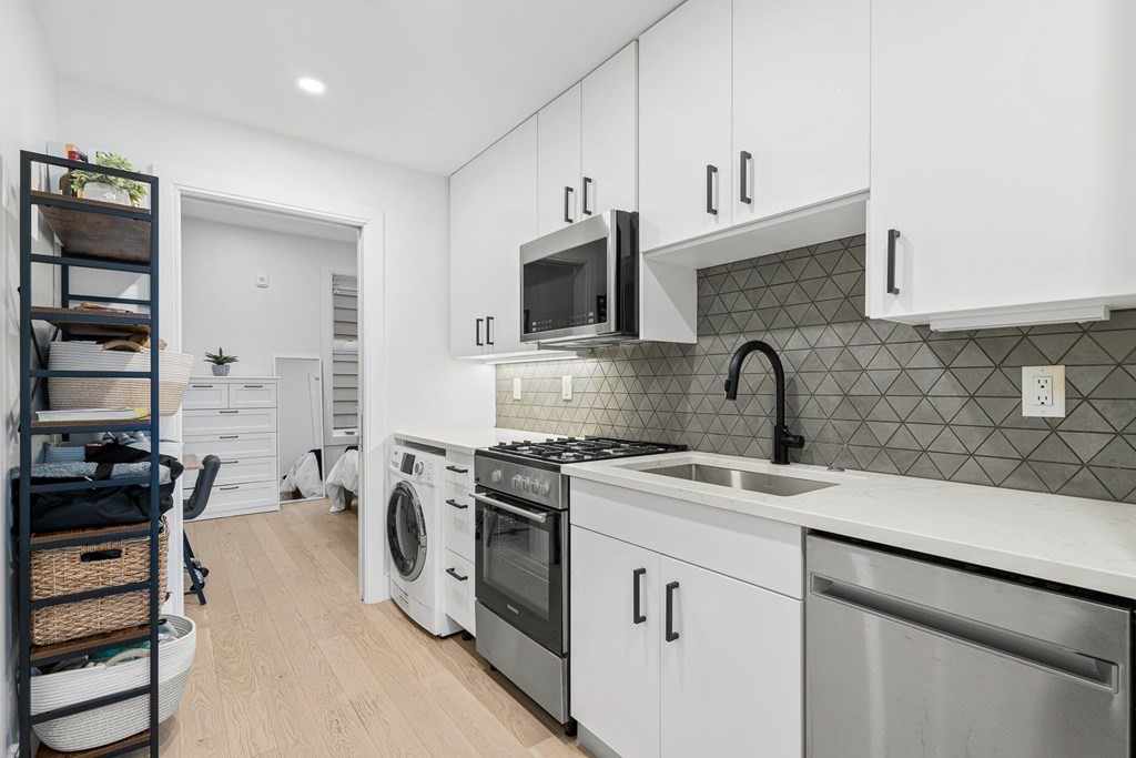 71 Border Street, Unit 302 Boston, MA 02128 - Photo 19 of 24