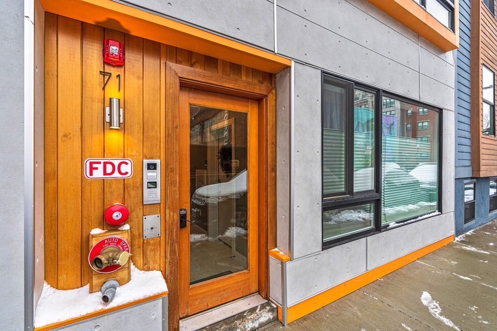 71 Border Street, Unit 302 Boston, MA 02128 - Photo 3 of 24