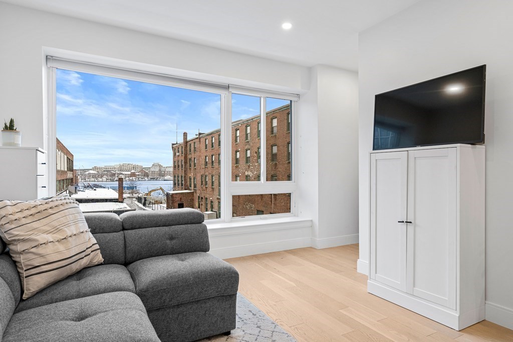 71 Border Street, Unit 302 Boston, MA 02128 - Photo 8 of 24