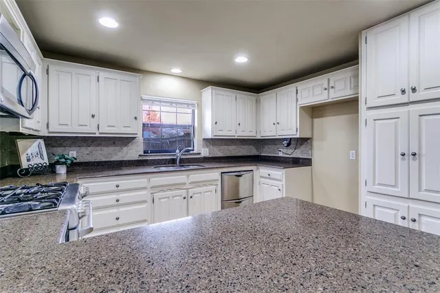 $325,000 | 300 Sioux Street, Keller, TX 76248