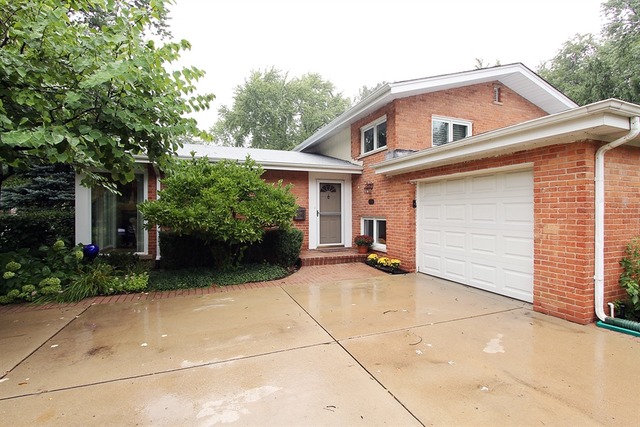 1045 Kenton Road Deerfield, IL 60015 - Photo 1 of 10