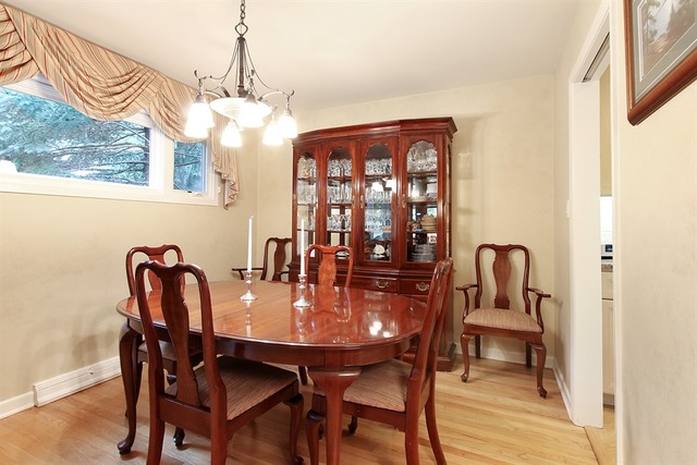 1045 Kenton Road Deerfield, IL 60015 - Photo 3 of 10
