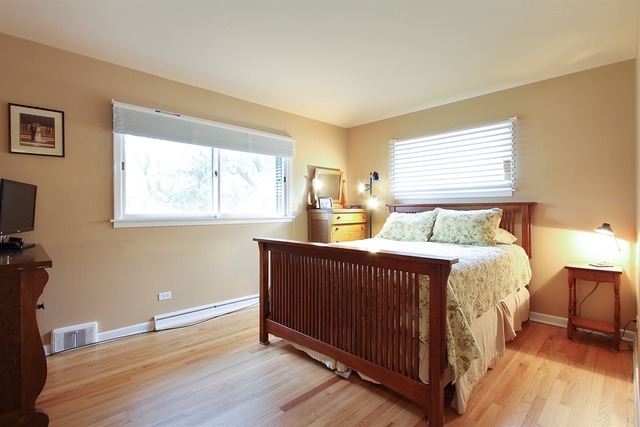 1045 Kenton Road Deerfield, IL 60015 - Photo 8 of 10