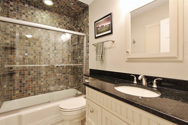 1045 Kenton Road Deerfield, IL 60015 - Photo 9 of 10