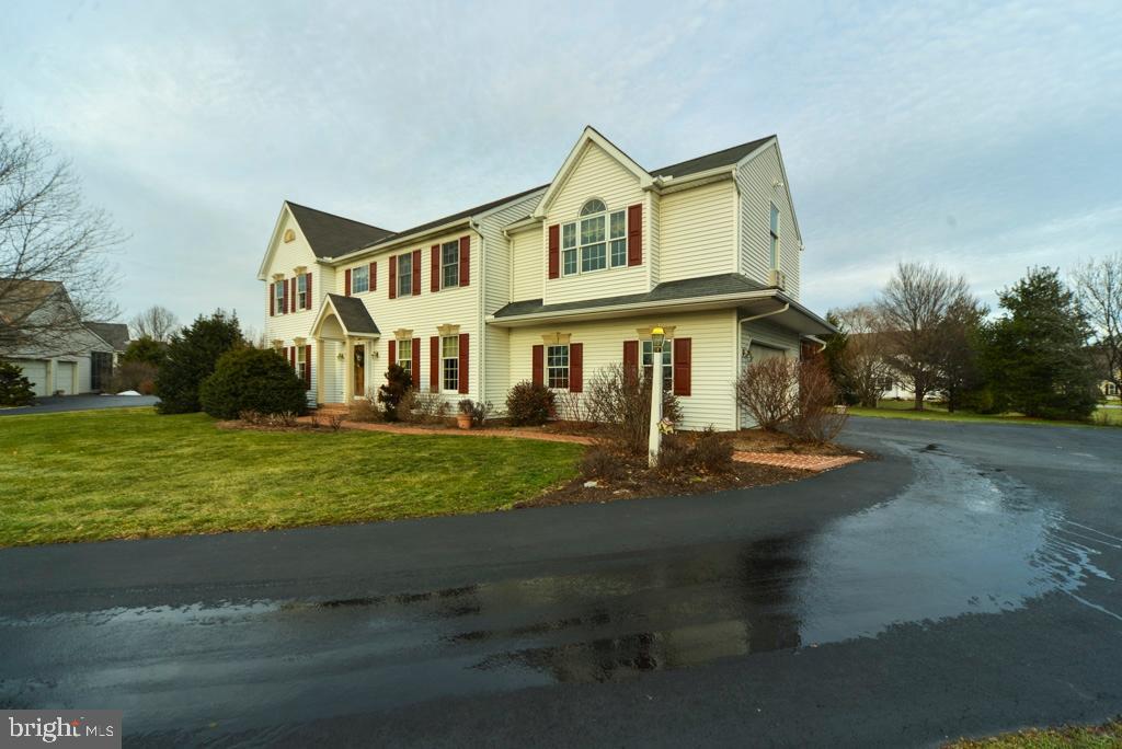 23 Old Post Lane Lititz, PA 17543 - Photo 2 of 30