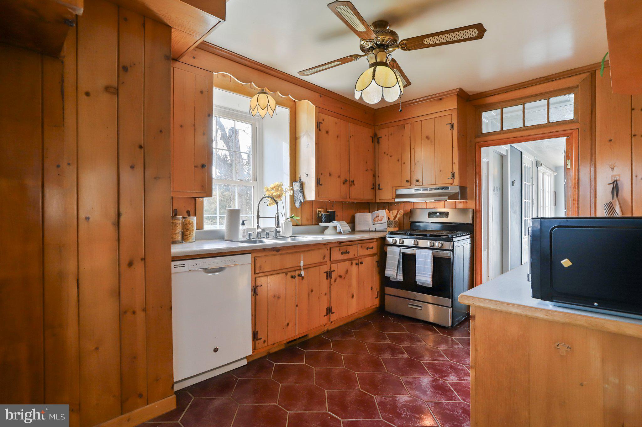 950 Taxville Road York, PA 17404 - Photo 21 of 58 Kitchen