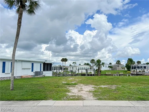 $135,000 | 17551 Stevens Boulevard, Fort Myers Beach, FL 33931