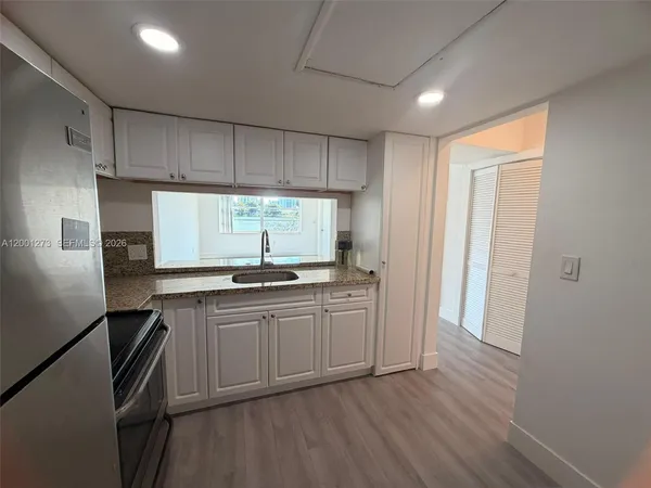 $1,800 | 20111 Northeast 27th Court, Unit K102, Aventura, FL 33180