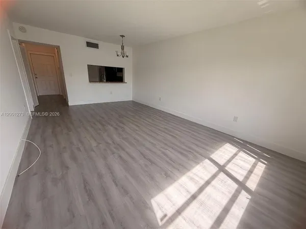 $1,800 | 20111 Northeast 27th Court, Unit K102, Aventura, FL 33180