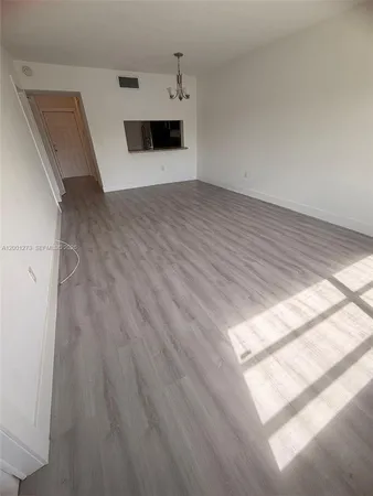 $1,800 | 20111 Northeast 27th Court, Unit K102, Aventura, FL 33180