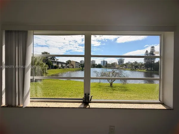 $1,800 | 20111 Northeast 27th Court, Unit K102, Aventura, FL 33180