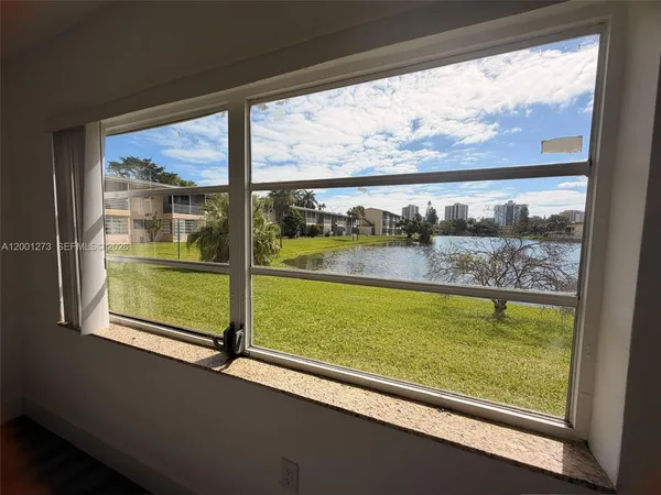 $1,800 | 20111 Northeast 27th Court, Unit K102, Aventura, FL 33180