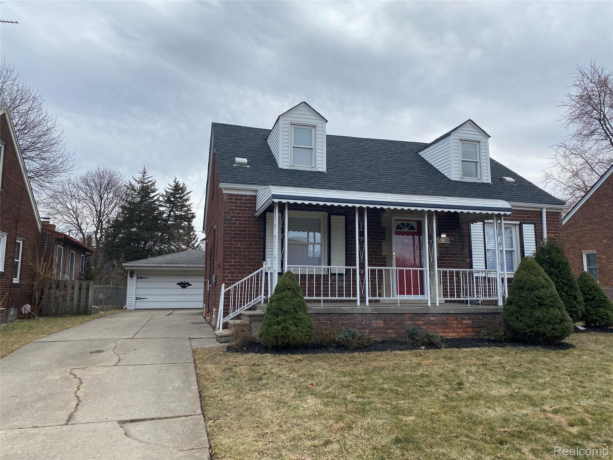 15730 Stephens Road Eastpointe, MI 48021 - Photo 2 of 22 IMG_5399.JPG