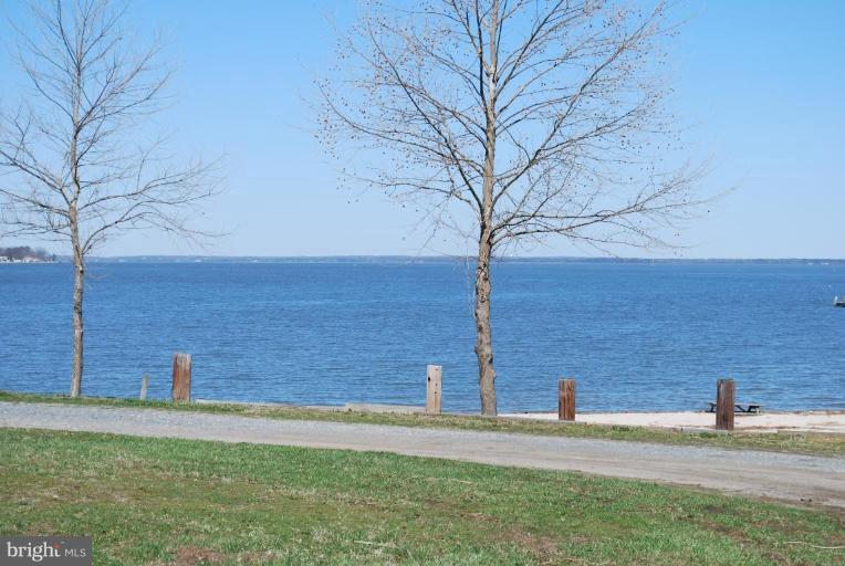 200 Wister Road Colonial Beach, VA 22443 - Photo 3 of 14 community beach