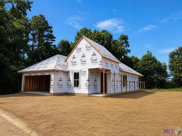 $325,000 | 33550 Tenor Drive, Denham Springs, LA 70706