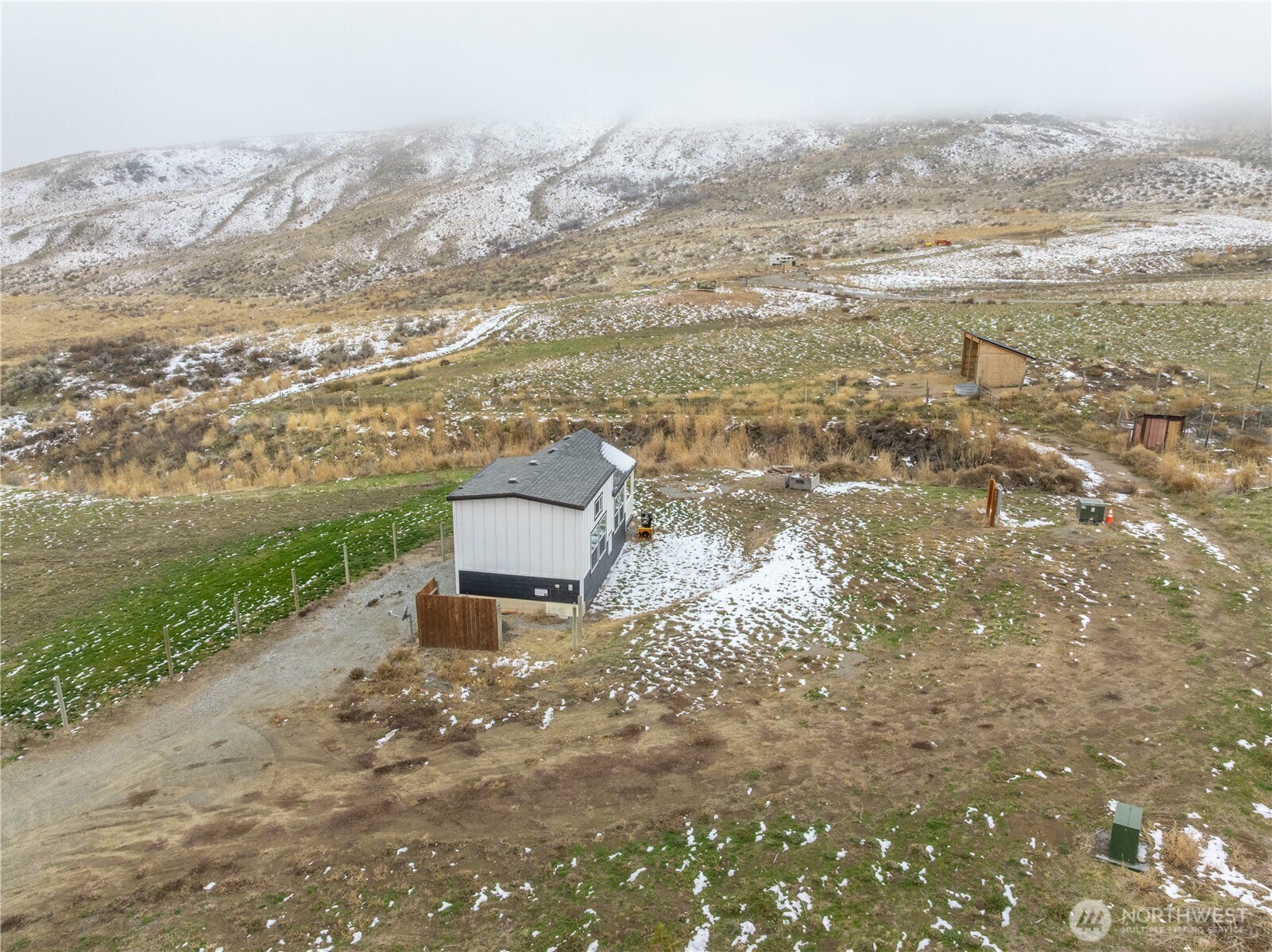 577 Bill Shaw Road Pateros, WA 98846 - Photo 23 of 40 a view of a yard with an ocean beach