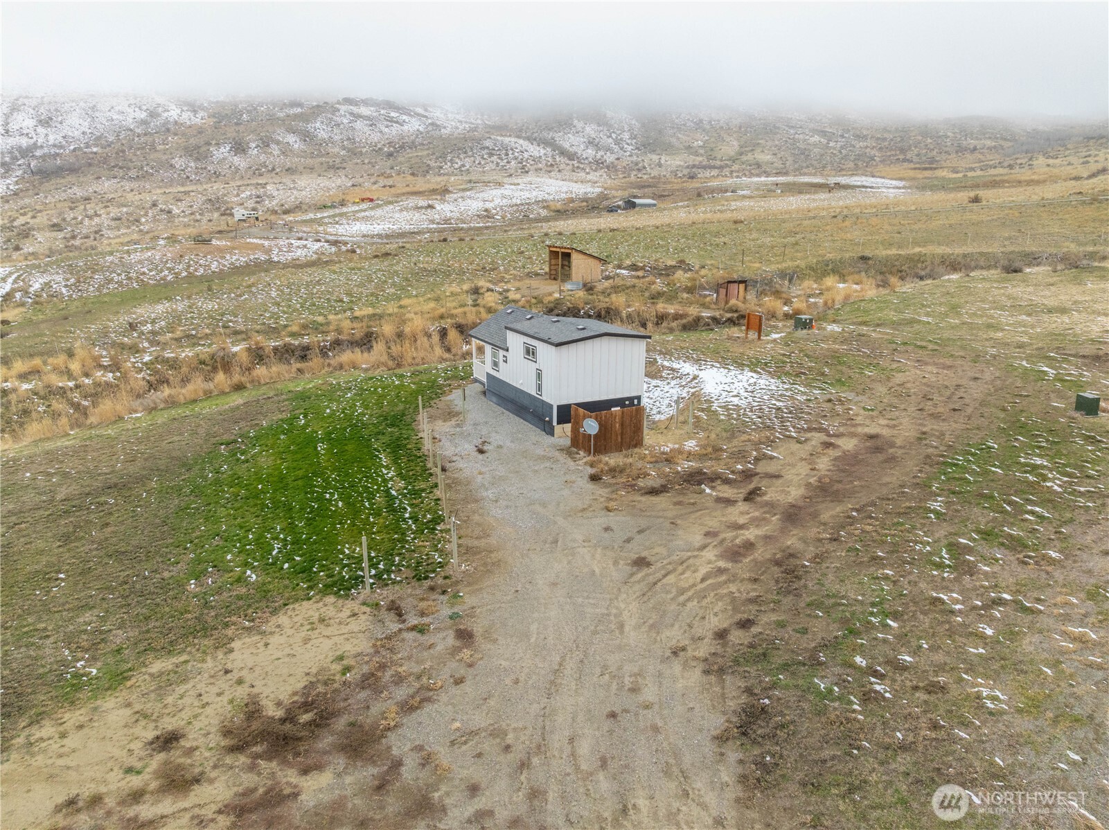 577 Bill Shaw Road Pateros, WA 98846 - Photo 27 of 40 a view of an ocean and beach