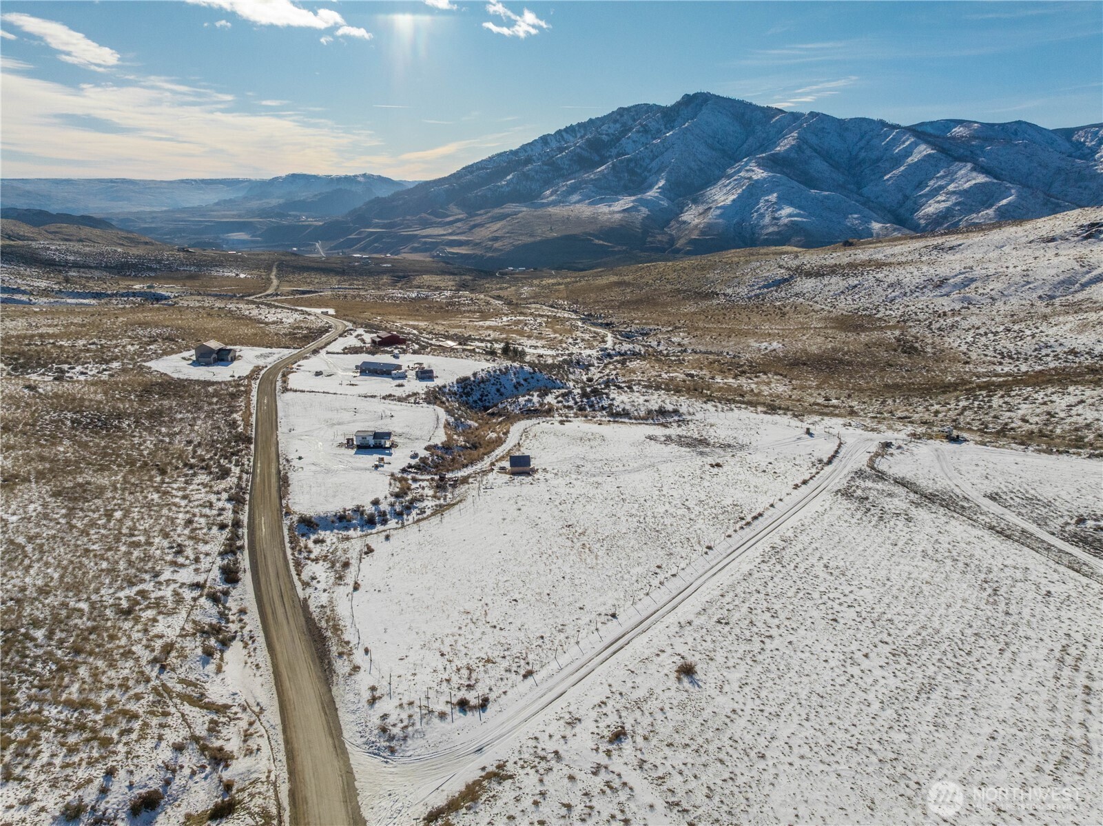 577 Bill Shaw Road Pateros, WA 98846 - Photo 4 of 40 a view of ocean view with beach and mountain