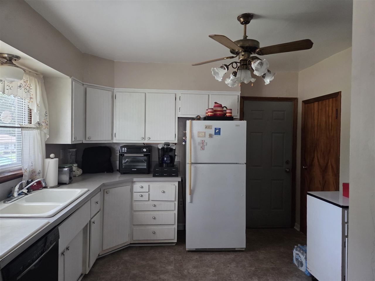 1503 Warren Avenue Jackson, MI 49203 - Photo 9 of 20