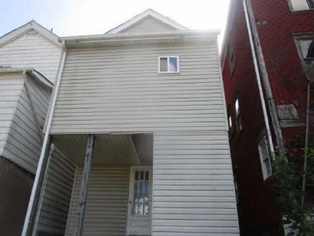 314 1/2 Lowell Street Vandergrift, PA 15690 - Photo 2 of 8 a view of entryway