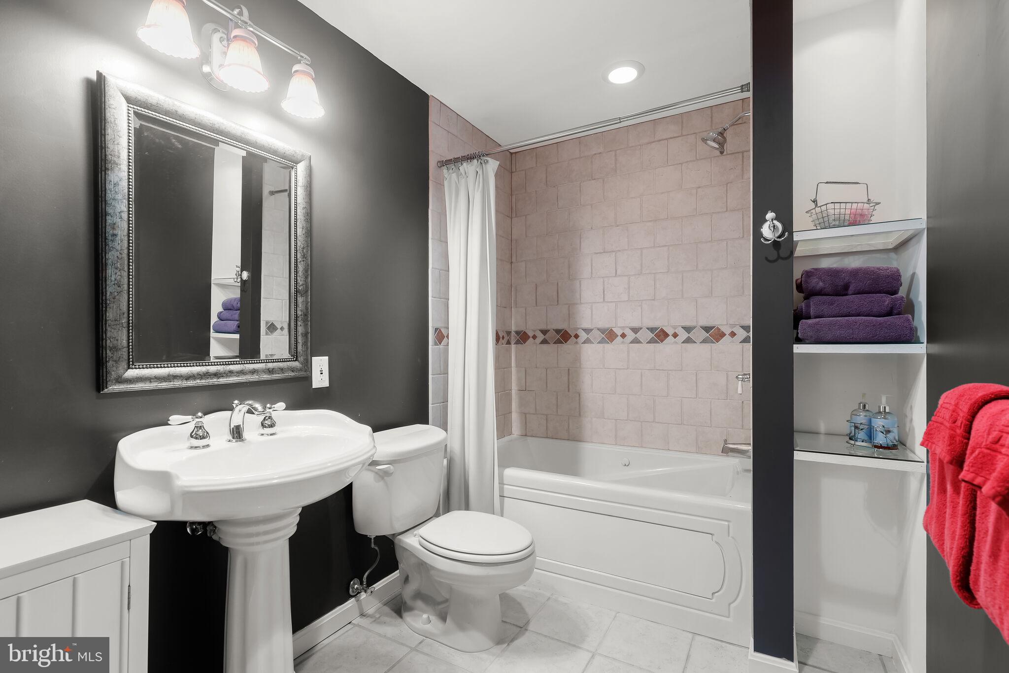 17514 Country View Way Mount Airy, MD 21771 - Photo 54 of 96 Third Full Bathroom
