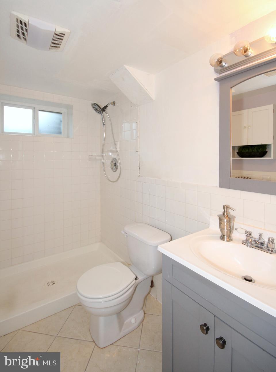 6002 Frederick Street Springfield, VA 22150 - Photo 17 of 27 Bath