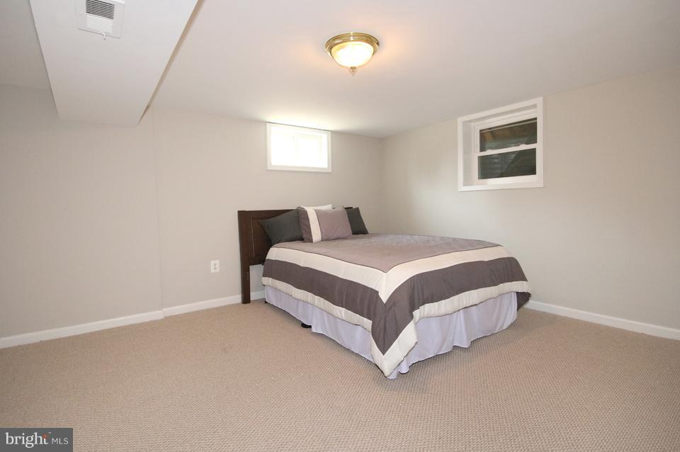 6002 Frederick Street Springfield, VA 22150 - Photo 18 of 27 Bedroom