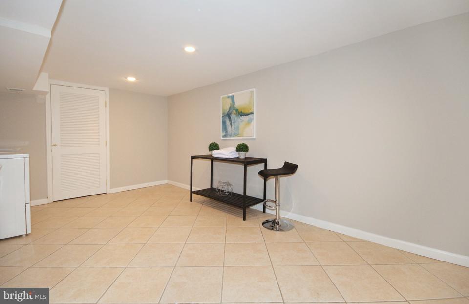 6002 Frederick Street Springfield, VA 22150 - Photo 21 of 27 Interior (General)