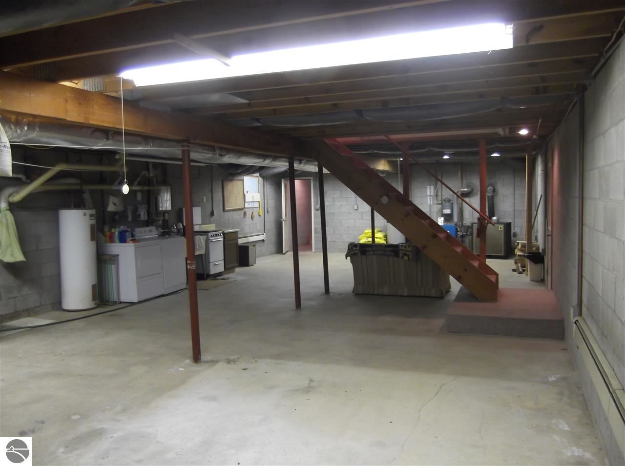 6305 Curtis Road Hale, MI 48739 - Photo 12 of 18 1791980-11.JPG