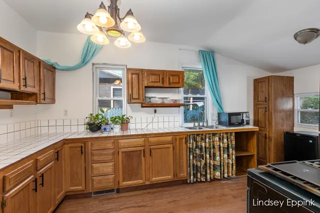 $245,500 | 13764 W Avenue East, Vicksburg, MI 49097